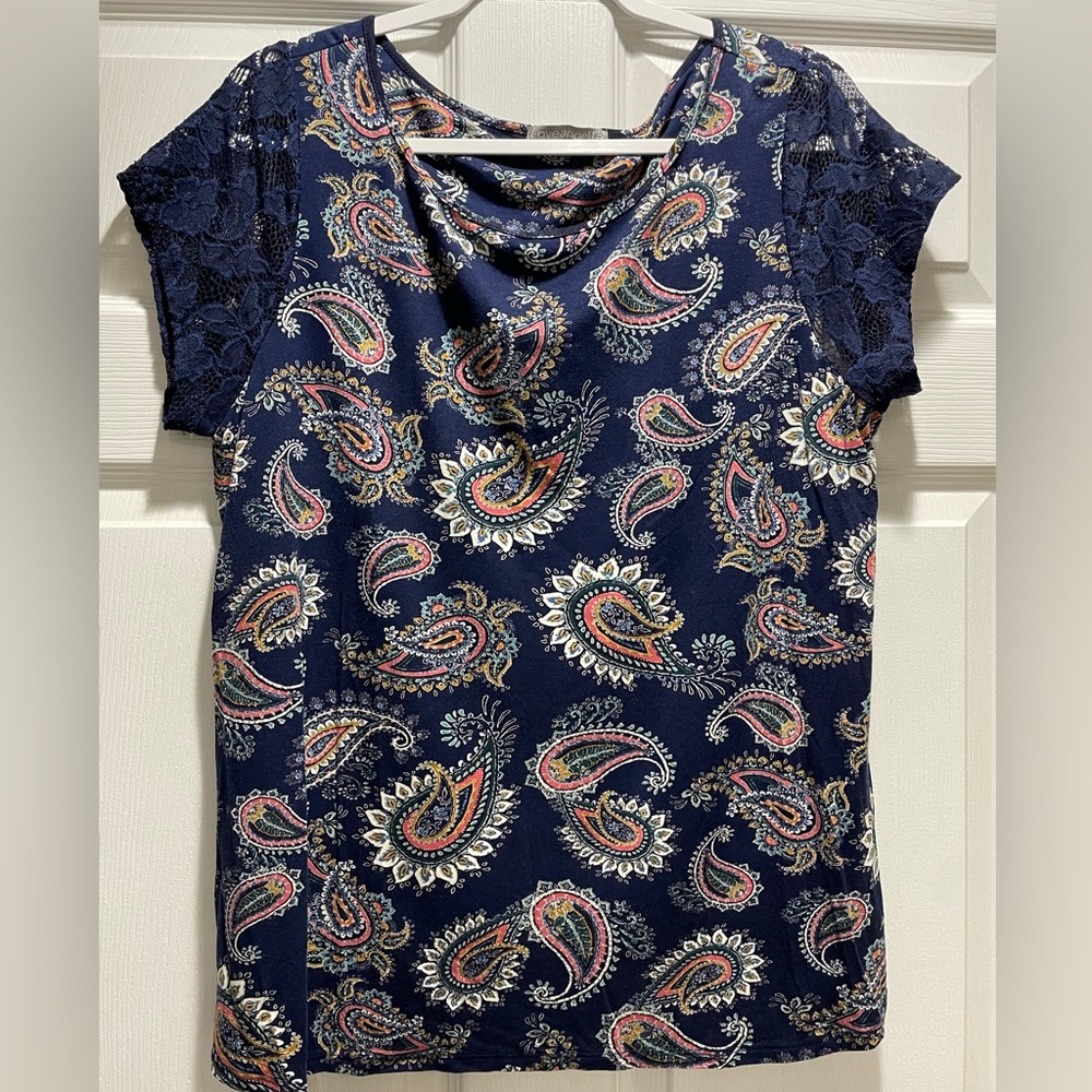 Loveappella navy top with lace cap sleeves